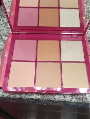 Laura Geller Pink & Peach Face Palette - Blush, Bronzer & Highlight